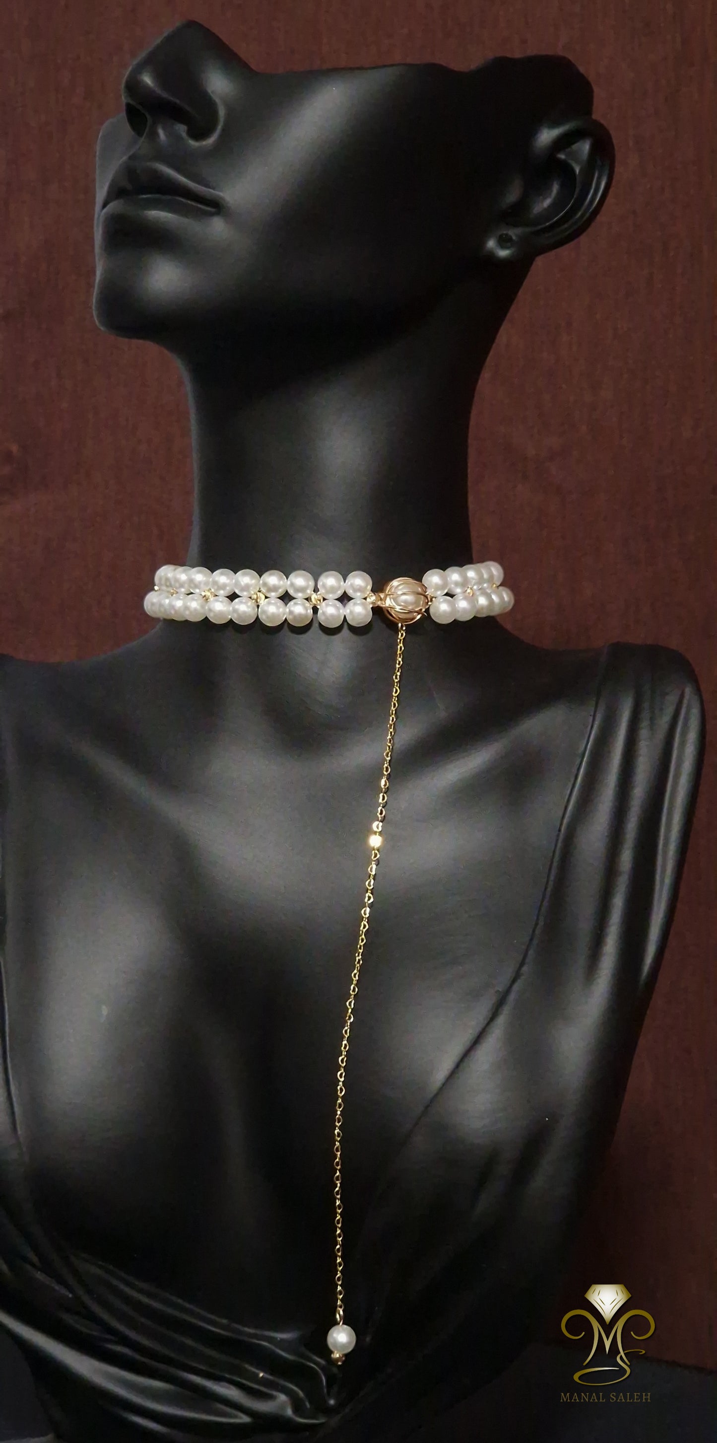 Elegant modern choker
