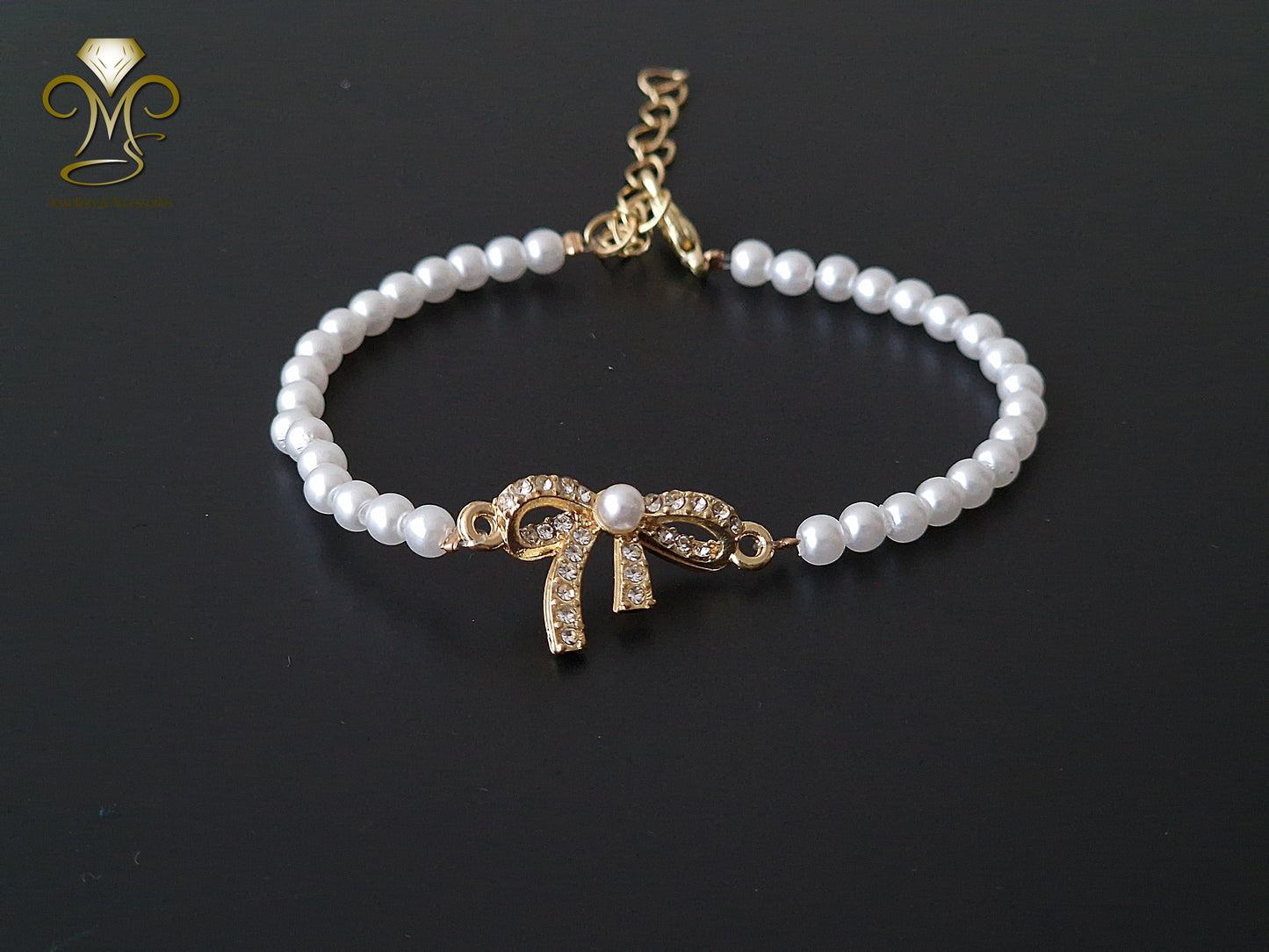 Trendy Chain and link pearly gold Bracelet