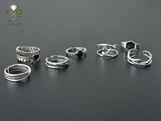 Silver and black rings set