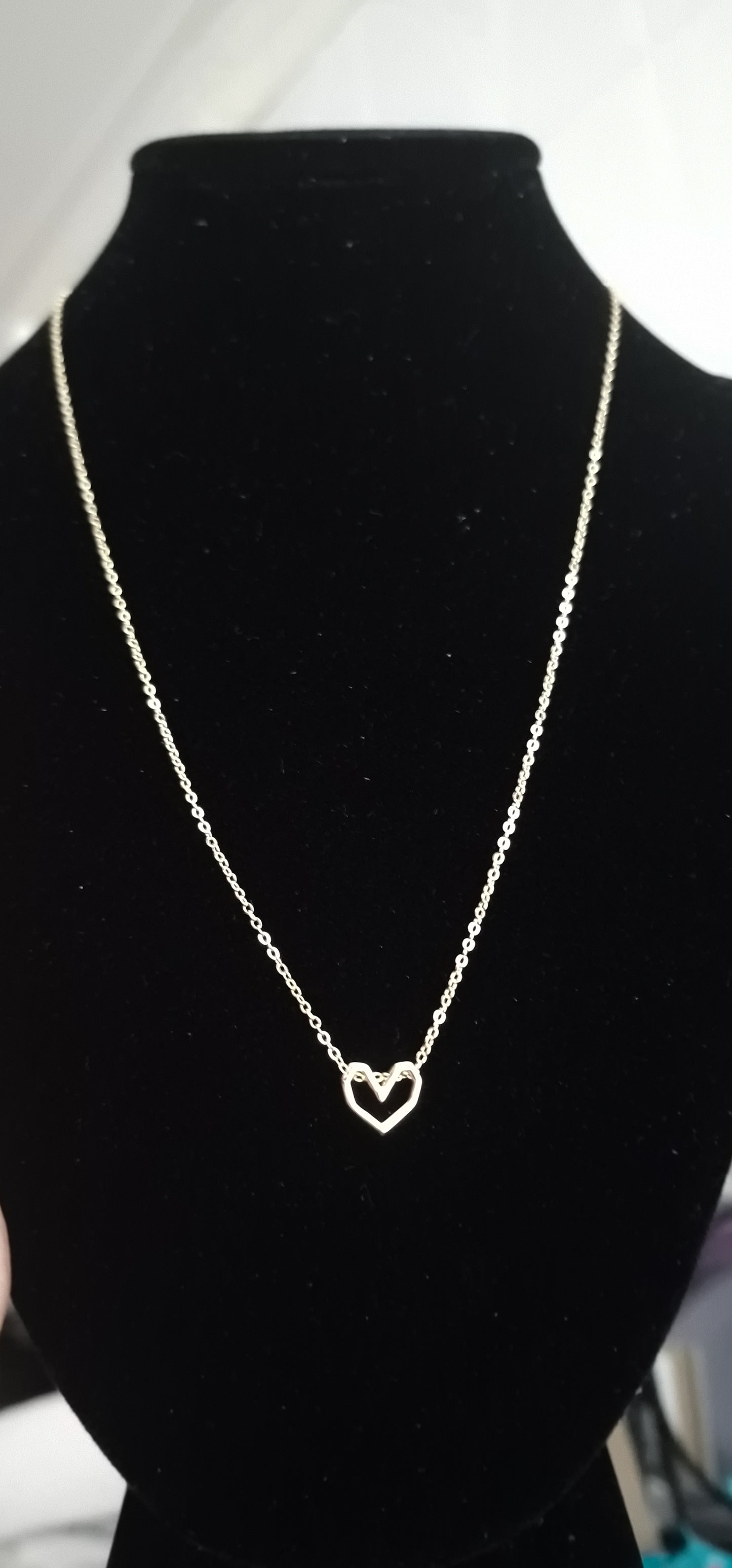 Simple heart necklace