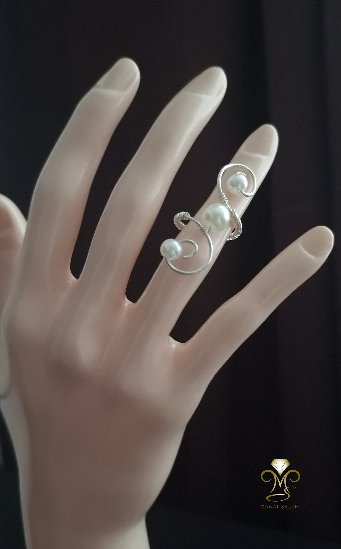 Silver spins ring