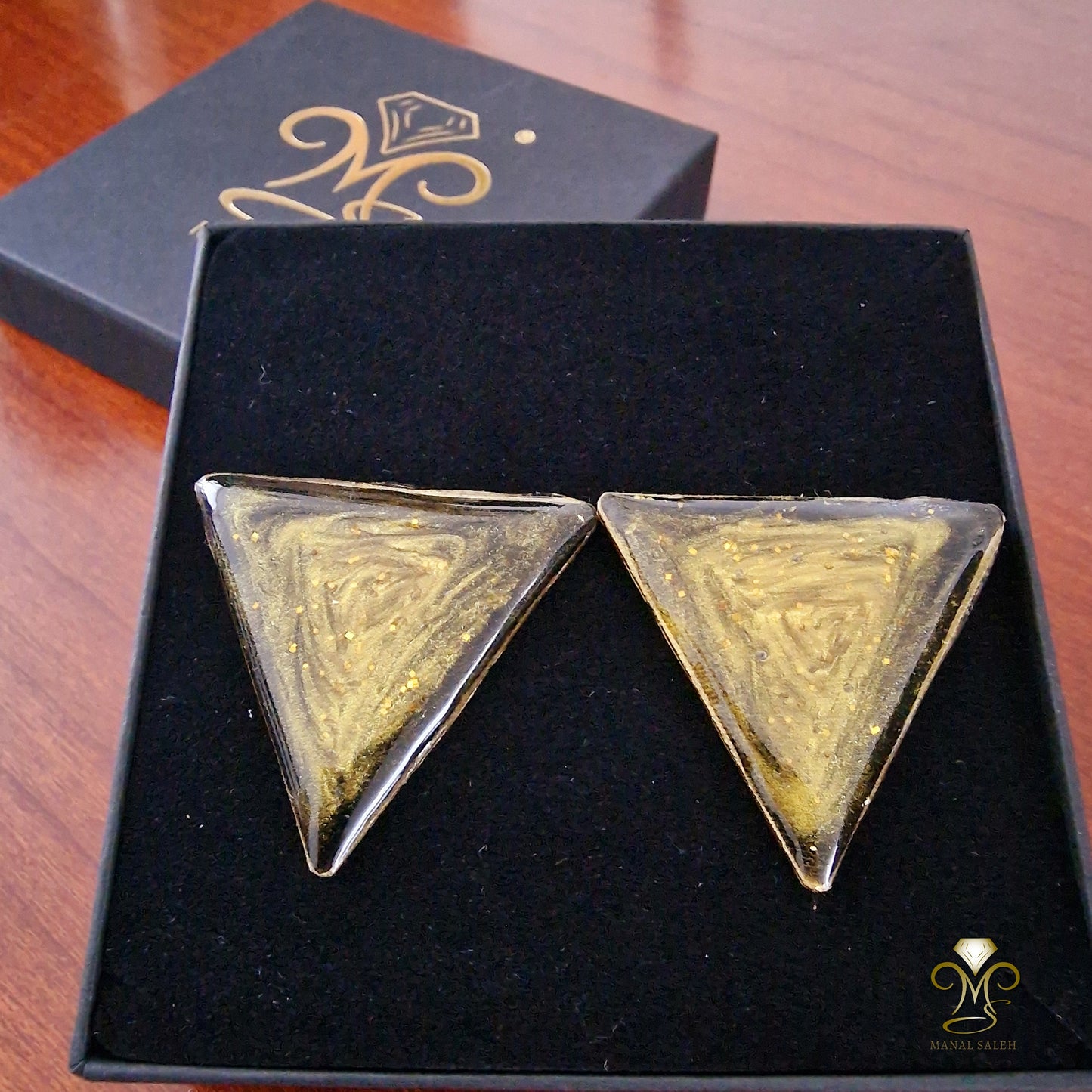 Golden touch triangle earrings (Pre-Order)